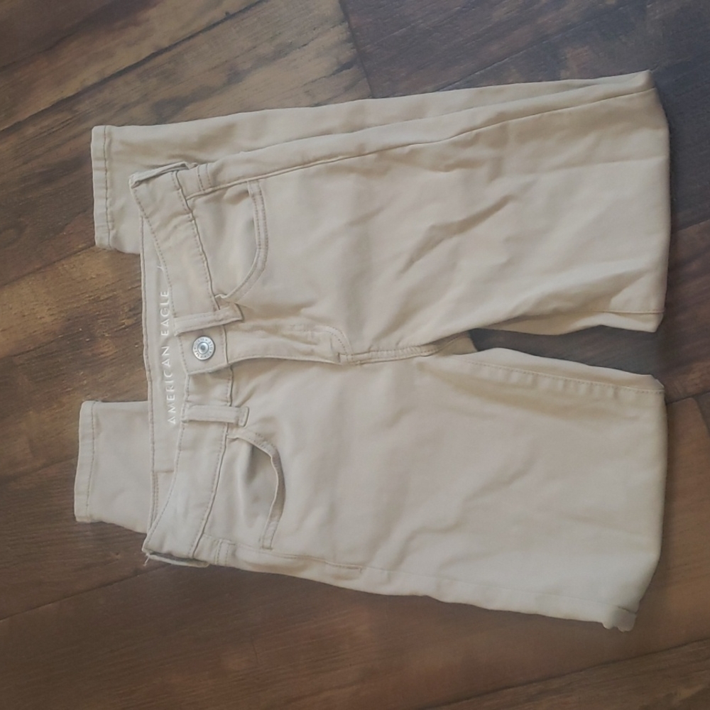 AE 0 SHORT KHAKI JEGGINGS SUPER STRETCH
